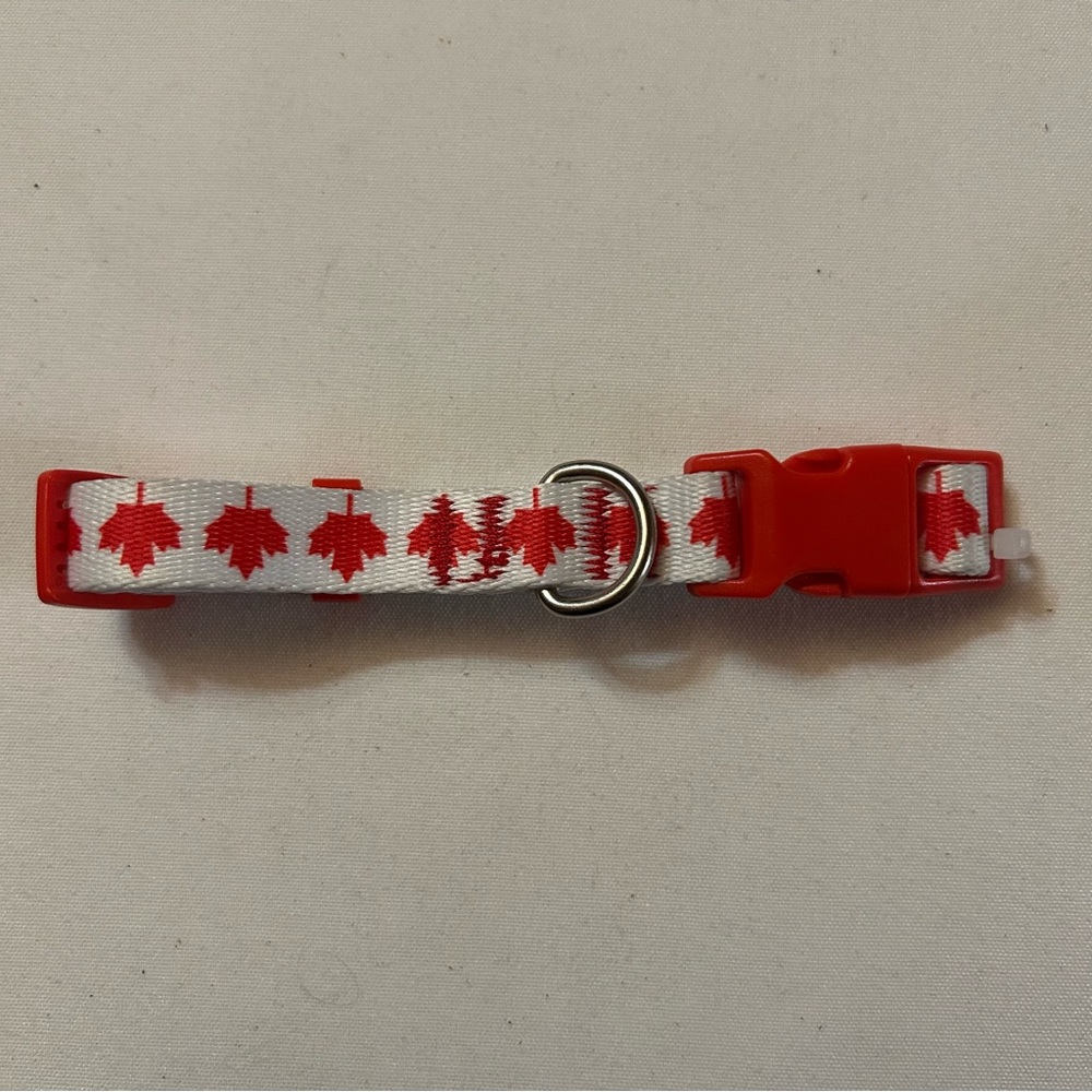 Small Canada 🇨🇦 Dog Collar